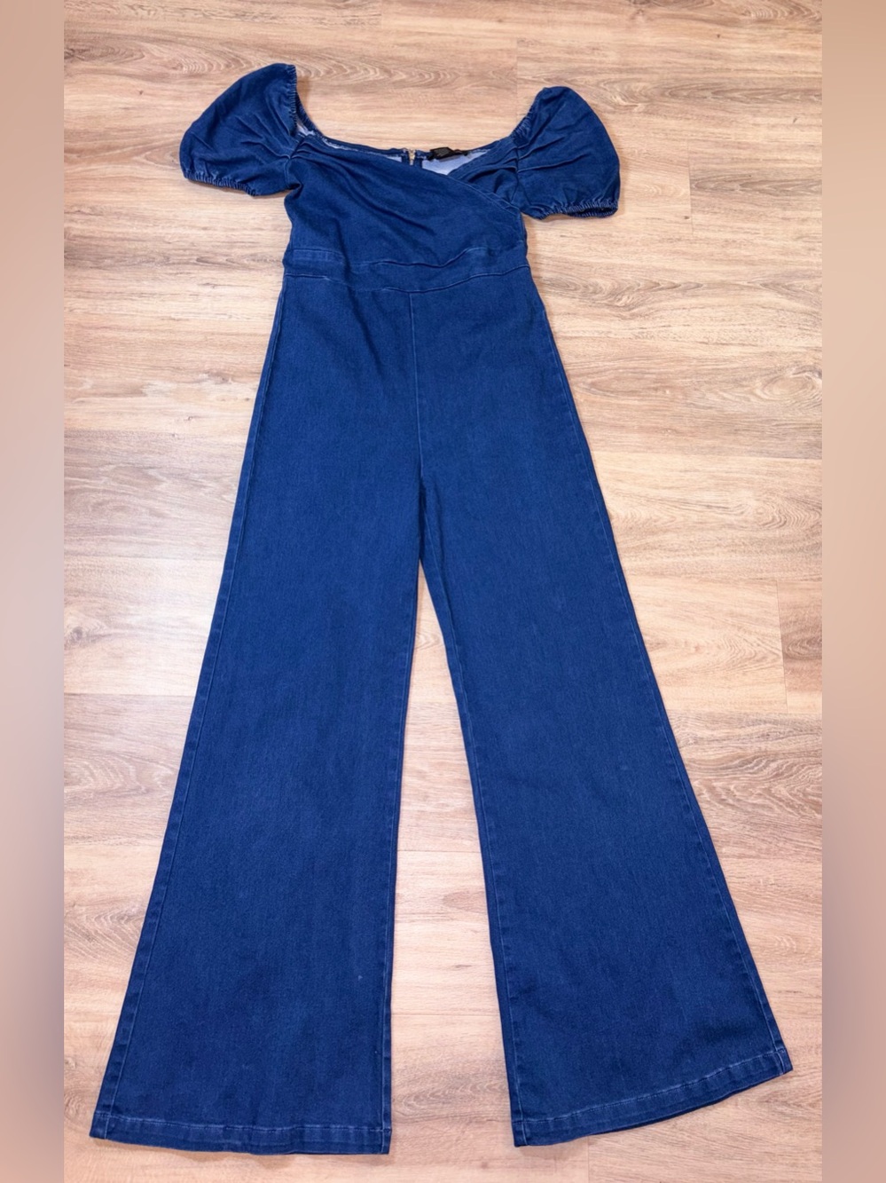 Deep Indigo Denim Wide-Leg Jumpsuit with Puff Sleeves. Size Large